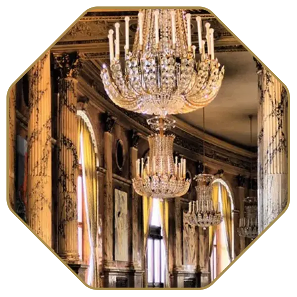 Chandeliers / Hanging lights